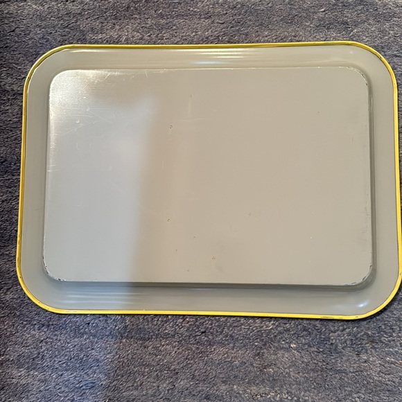 Vintage cherry design metal tray - Picture 2 of 5